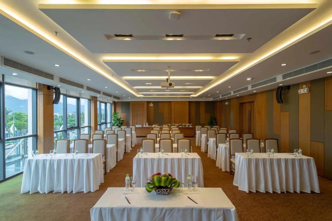 Pavilion Hotel Da Nang 4*,