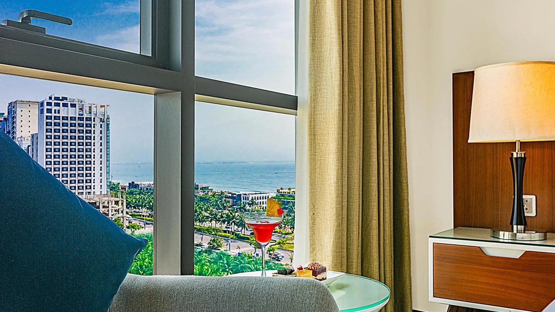 Pavilion Hotel Da Nang 4*,
